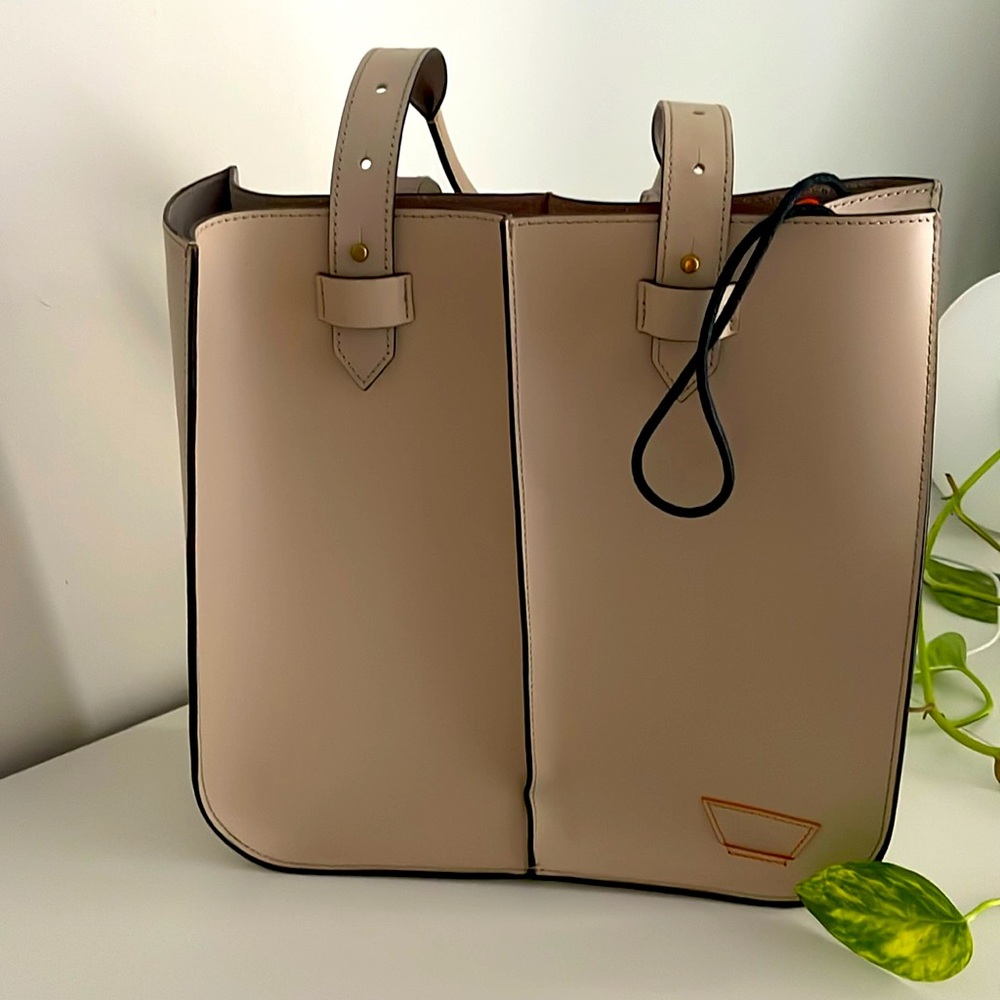 Minimalist bag